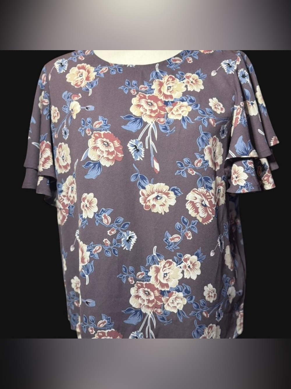 Romeo & Juliet Couture Lavender Floral Ruffle Sleeve Blouse